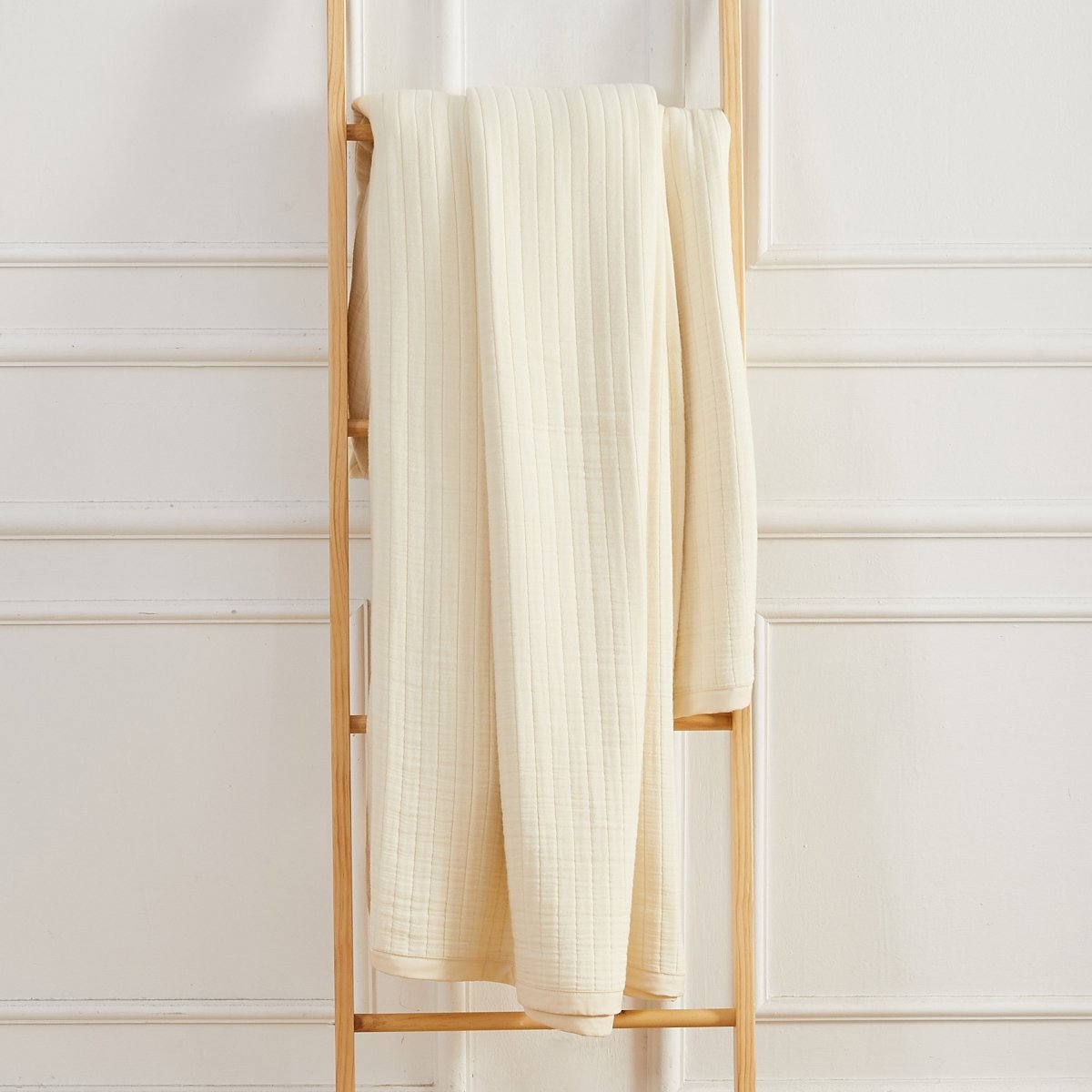 Hanging Ivory Cloud Cotton Gauze Blanket | Duman Home