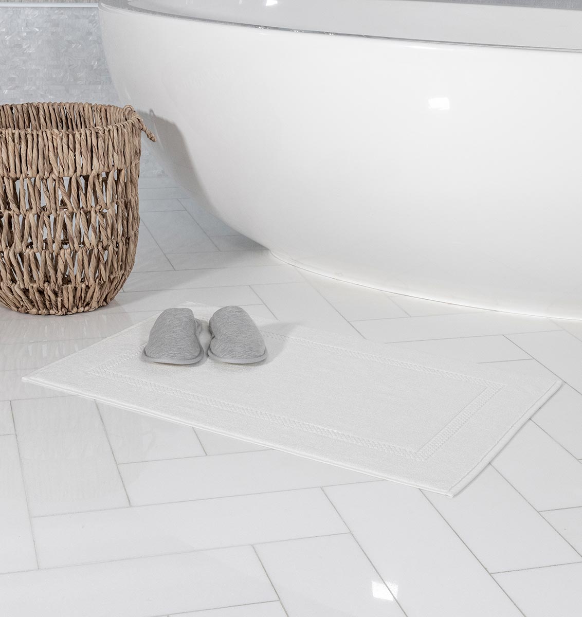 White Istanbul Bath Mat in Bathroom | Duman Home