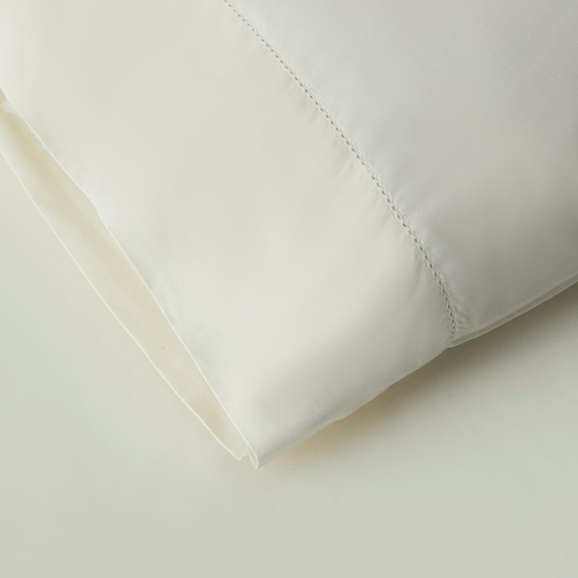 Signature Hemstitch Organic Pillowcase Set Ivory Detail | Duman Home