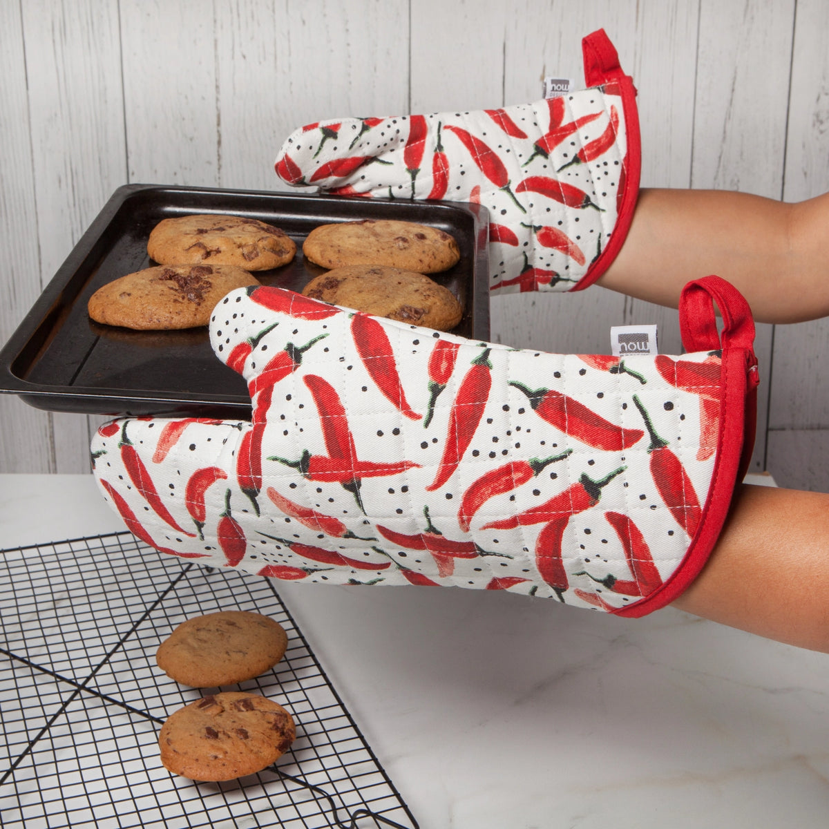 Caliente Chili Oven Mitts | Duman Home