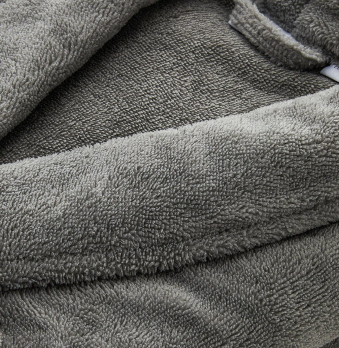 Turkish Velour Robe Gray Detail | Duman Home