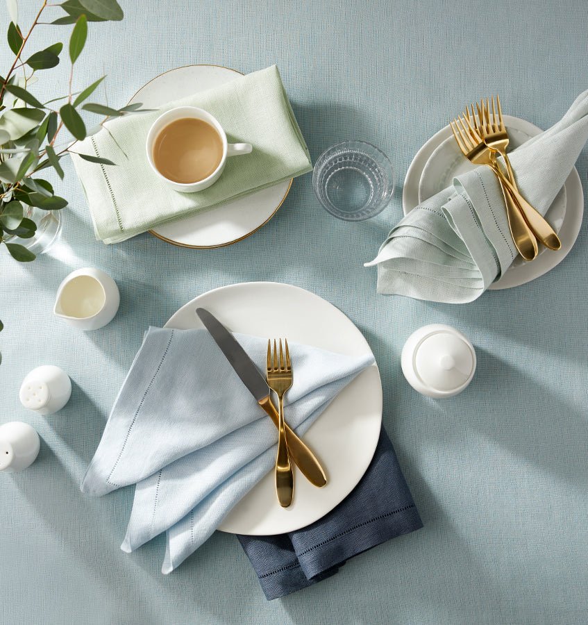 Table Set with Sferra Festival Placemats | Duman Home